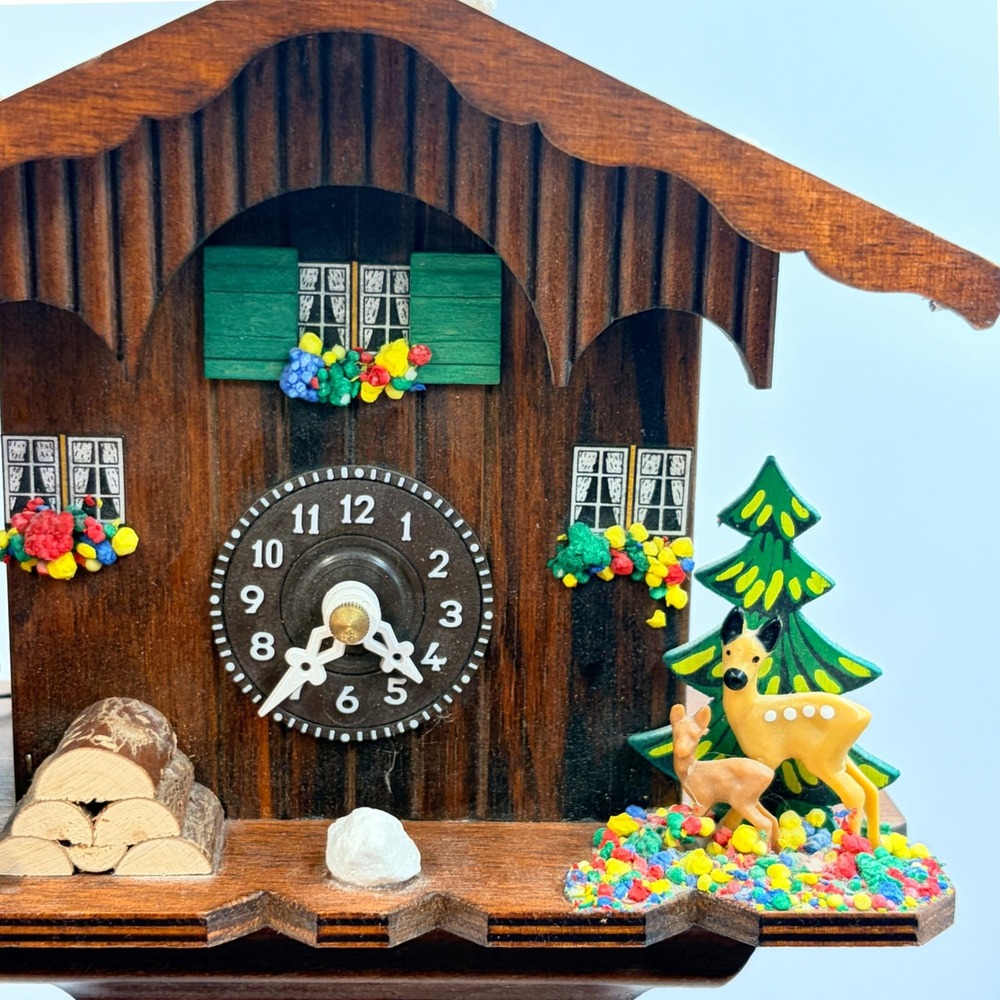 VTG Hermle Quartz 2200 German Cuckoo Clock Chalet Dancers Deer Alpine Wood House - Picture 13 of 17